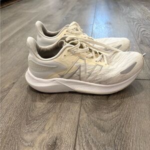 New Balance Fuelcell Propel Running Shoes